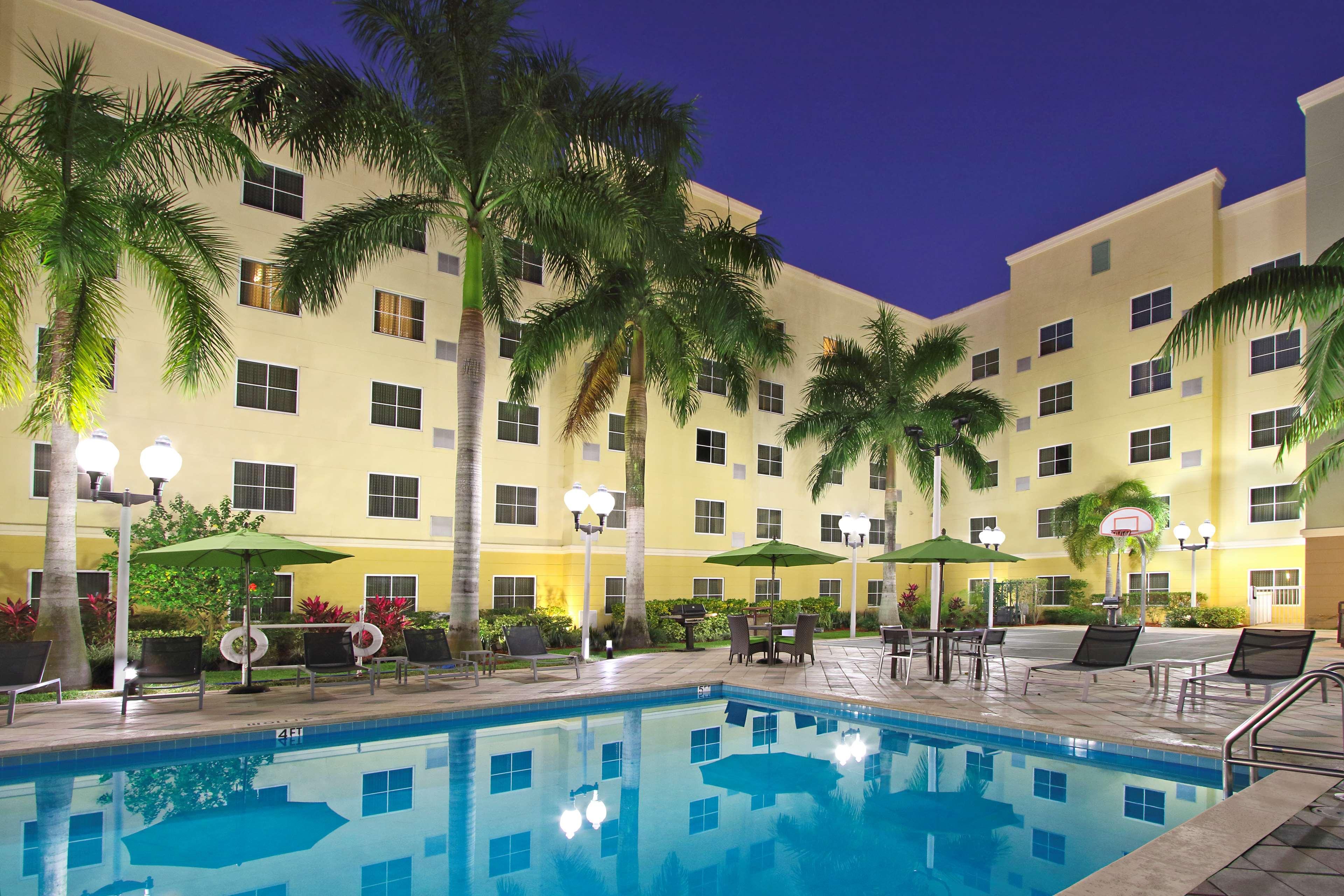 Homewood Suites By Hilton Miami - Airport West Miami Springs Exterior foto